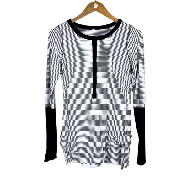 Lululemon Urbanite Black & White Stripe Henley Long Sleeve HI Low Cycling Shirt - Picture 15 of 16